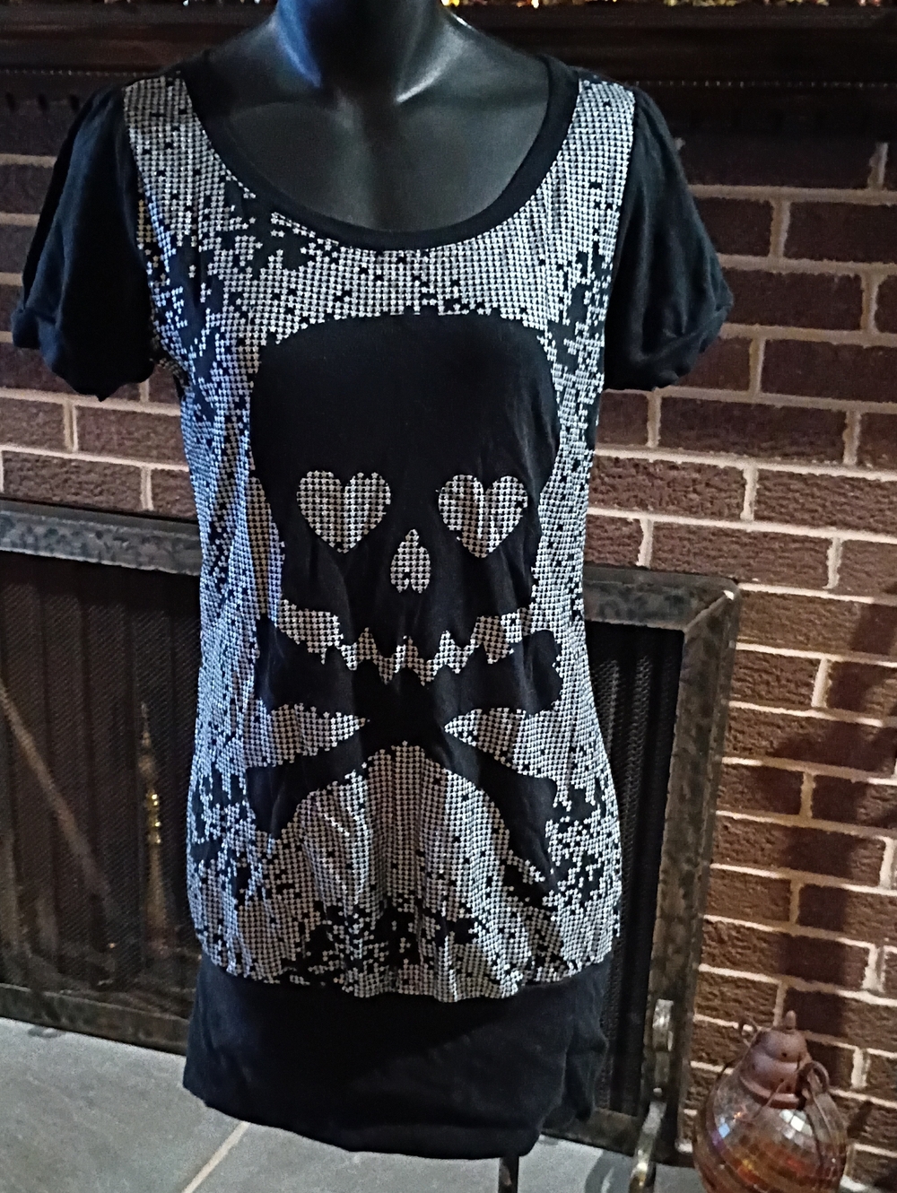Piper Black Short Sleeve Scoop Neck Tee with Heart-Eye Skull